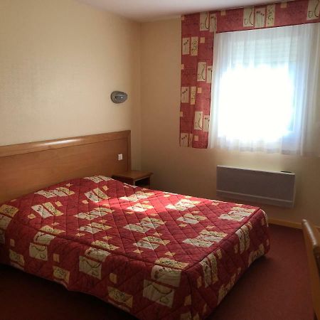 Hotel La Colombiere Cantal Massiac Esterno foto