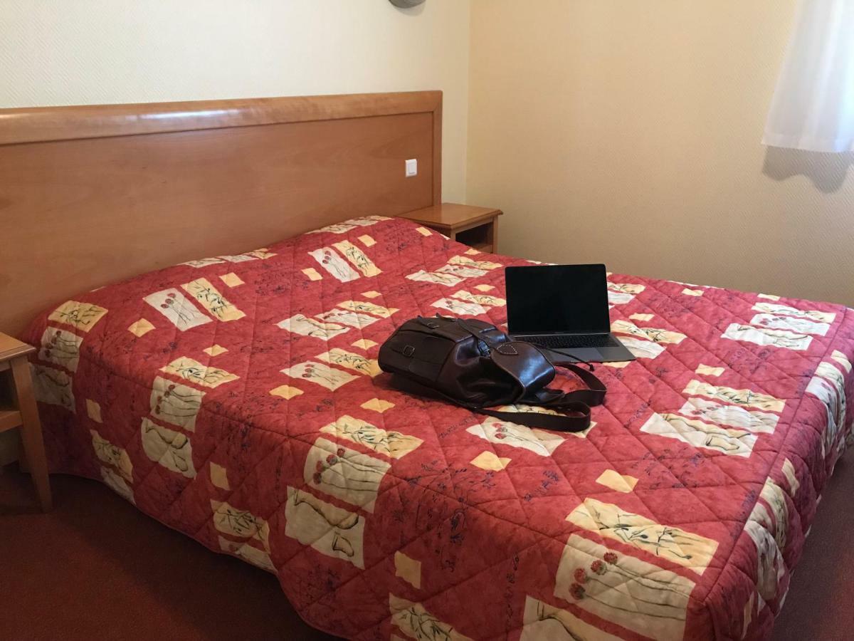 Hotel La Colombiere Cantal Massiac Esterno foto